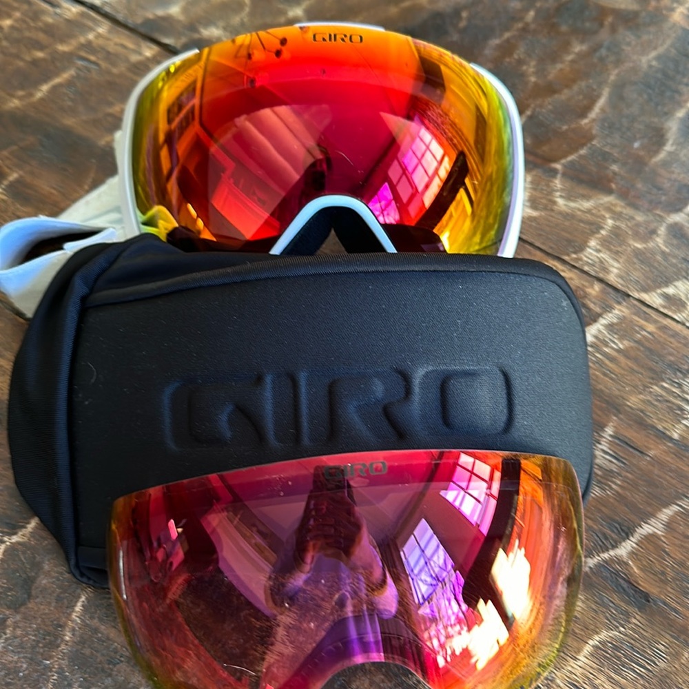 Giro Contact Ski Goggles with case and (3) additional lenses